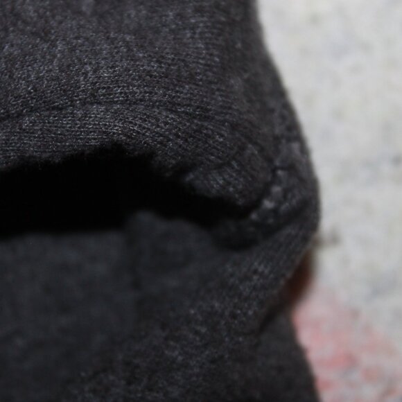 Hanes Premium Men's Gray Long Sleeve Pullover Sweater Size Medium - Picture 11 of 16